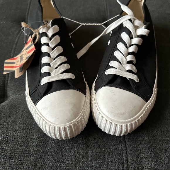 NWT Bata Bullets men’s size 9 sneaker - Picture 2 of 10